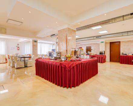 The breakfast room with the rich buffet od the Hotel Rocca: choose us for your stay in Cassino