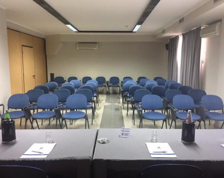 MEETING ROOM