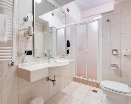 L''ampiezza e la pulizia del bagni delle camere del Best Western Hotel Rocca